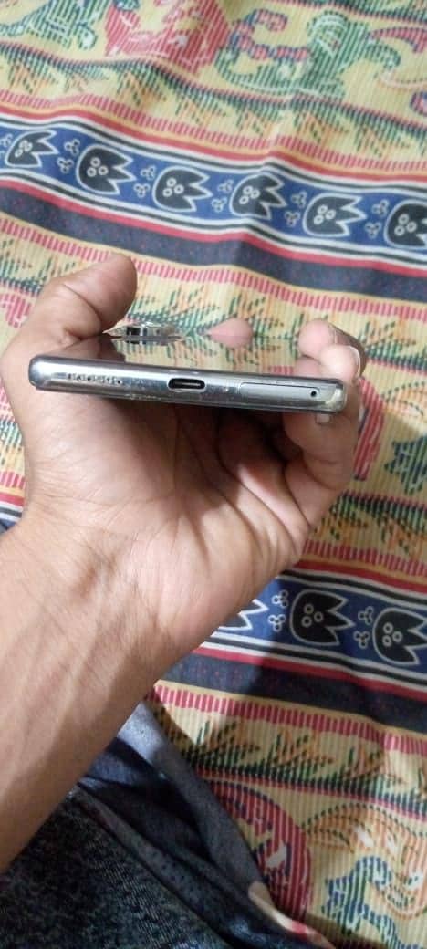 Tecno CAMON 40 1