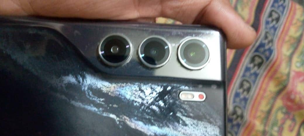 Tecno CAMON 40 4