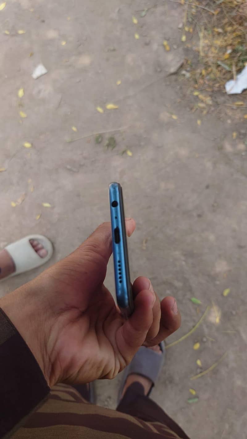 Vivo V21e 4