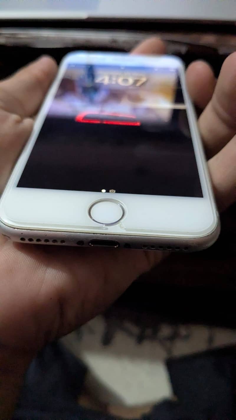 iPhone 8 4