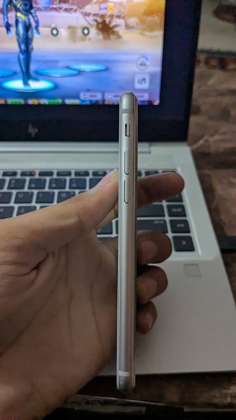 iPhone 8 5