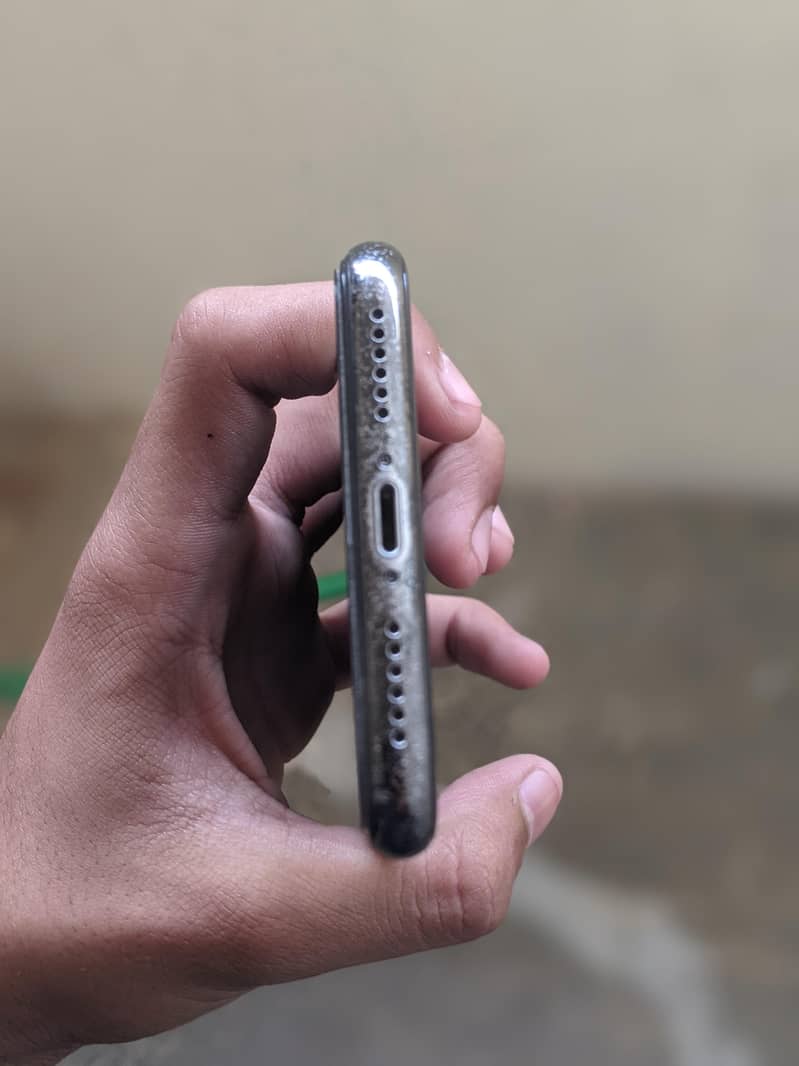 Apple iPhone X 3