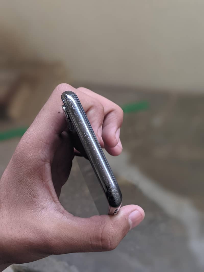 Apple iPhone X 6