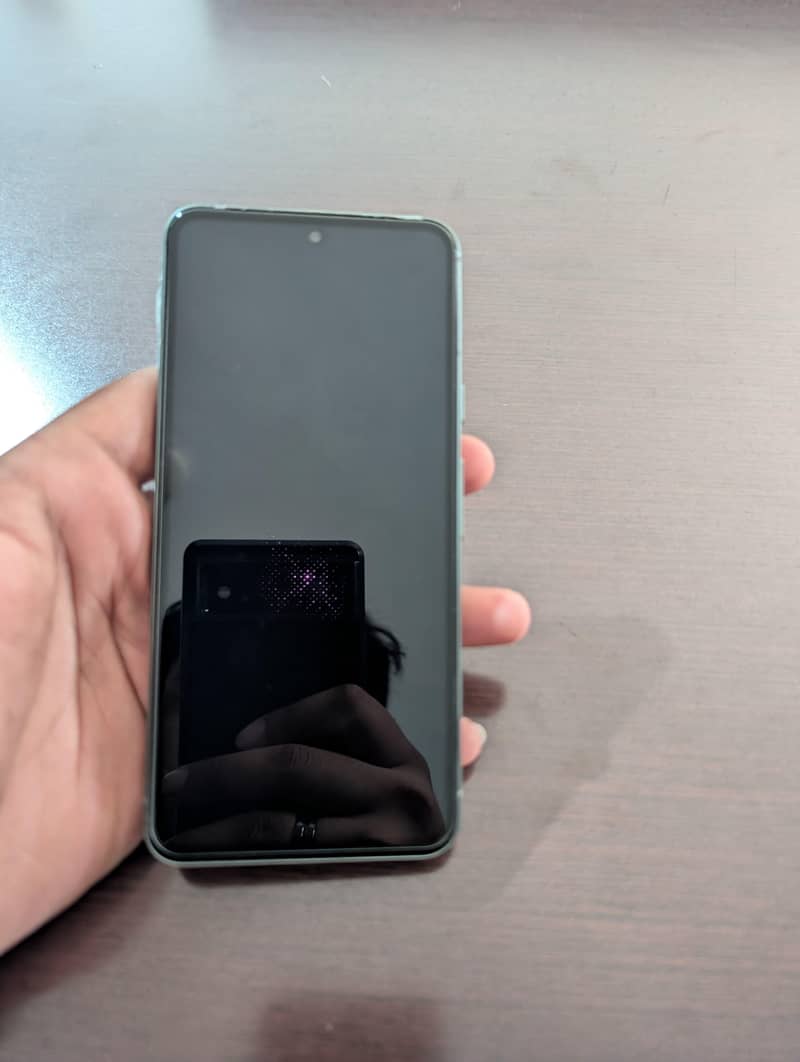 Google Pixel 8 4