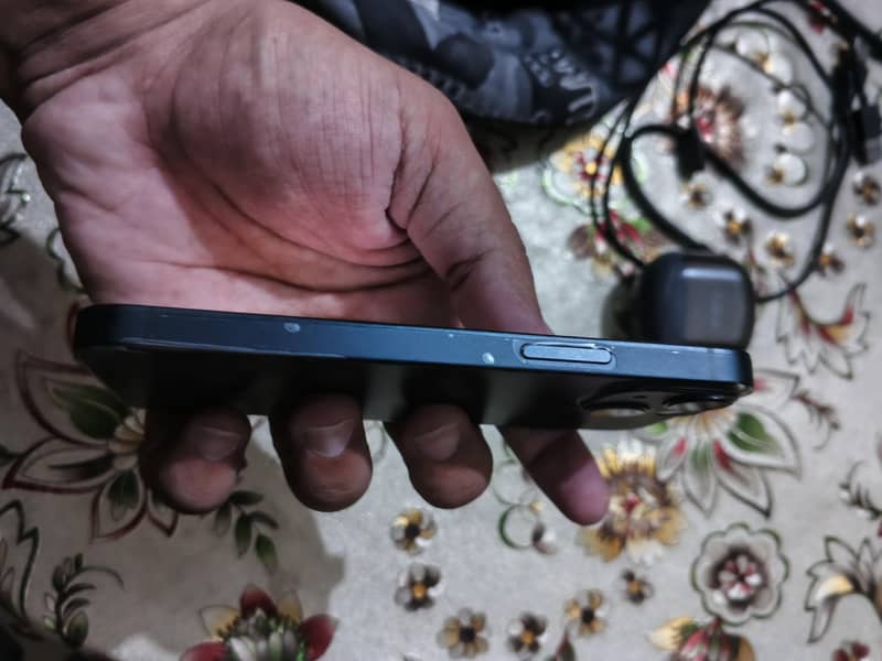 Apple iPhone 13 mini 3