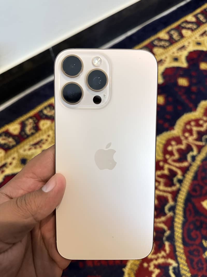 IPhone 16 Pro Max 1
