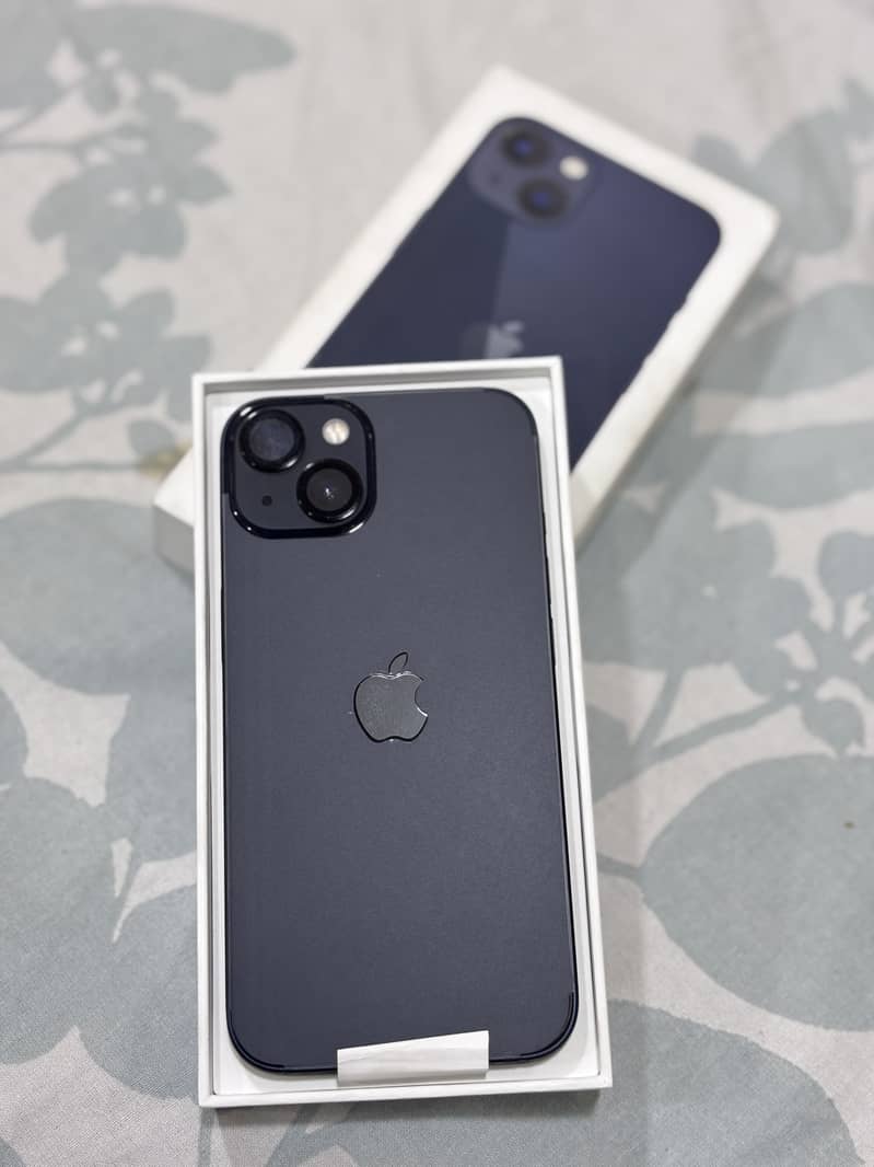 Apple iPhone 13 0