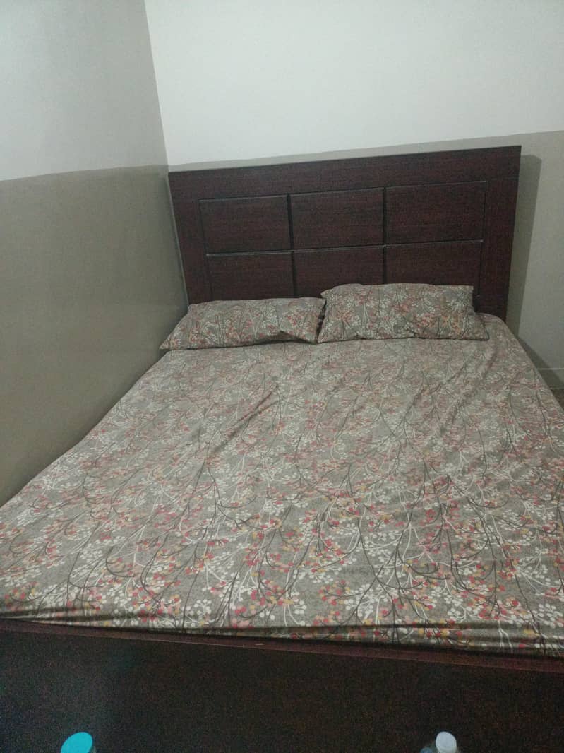 Double bed 0