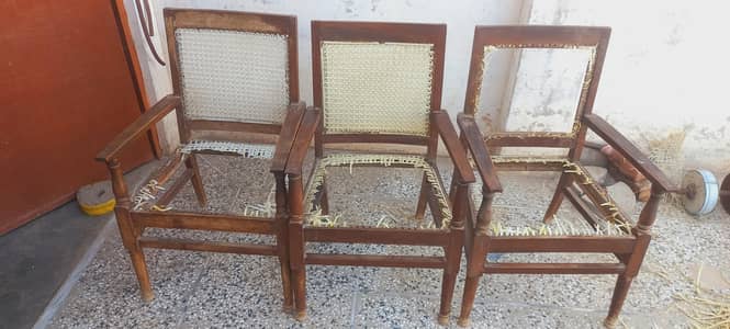 3 Adad Lakri ki Chairs (Solid Frame) - Bunai Hony Wali Hai