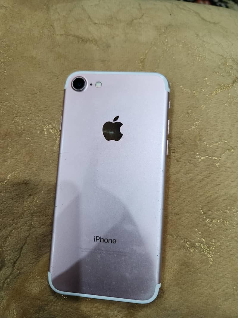 Apple iPhone 7 1