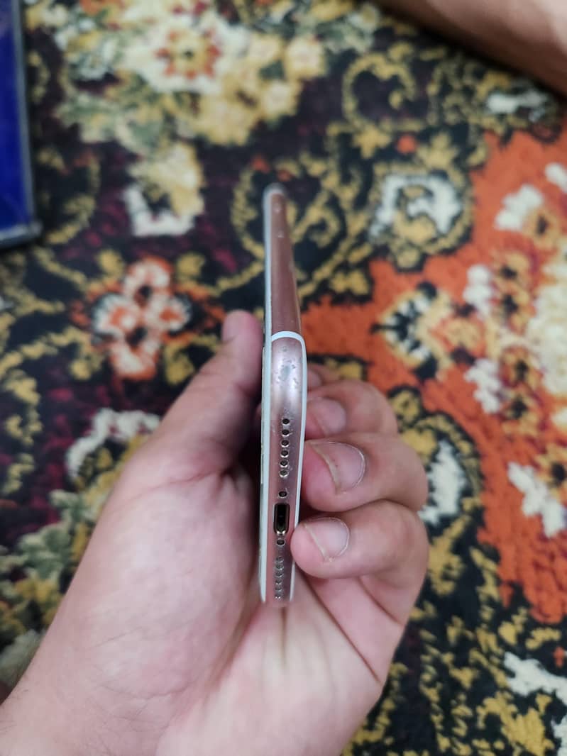 Apple iPhone 7 11