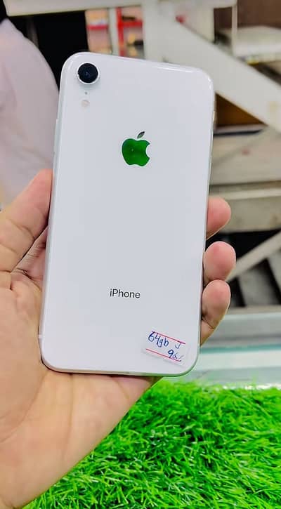 iPhone xr 97 battery health not bost all ok 64 gb urgent sale