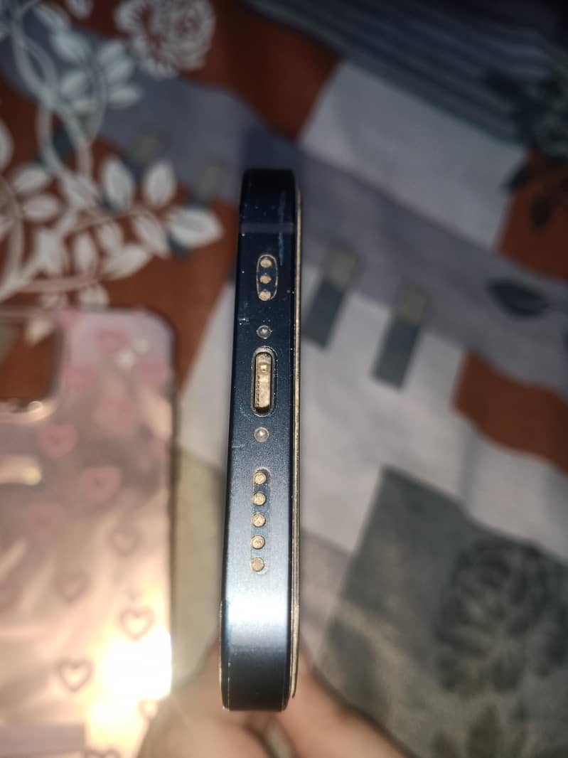 Apple iPhone 12 5