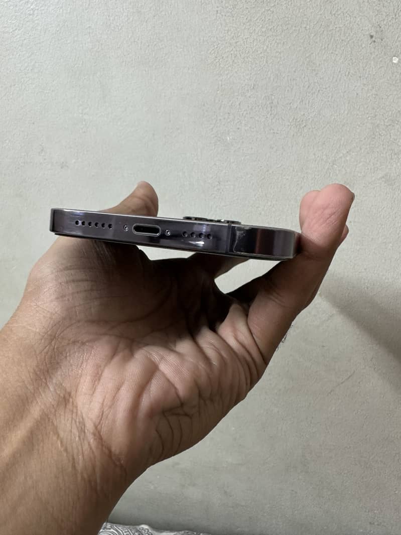 Iphone 14 pro max 4