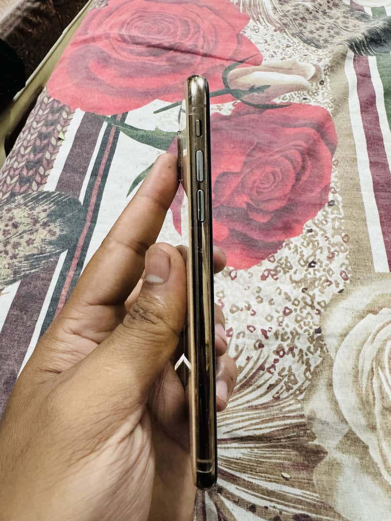 iPhone XS 0