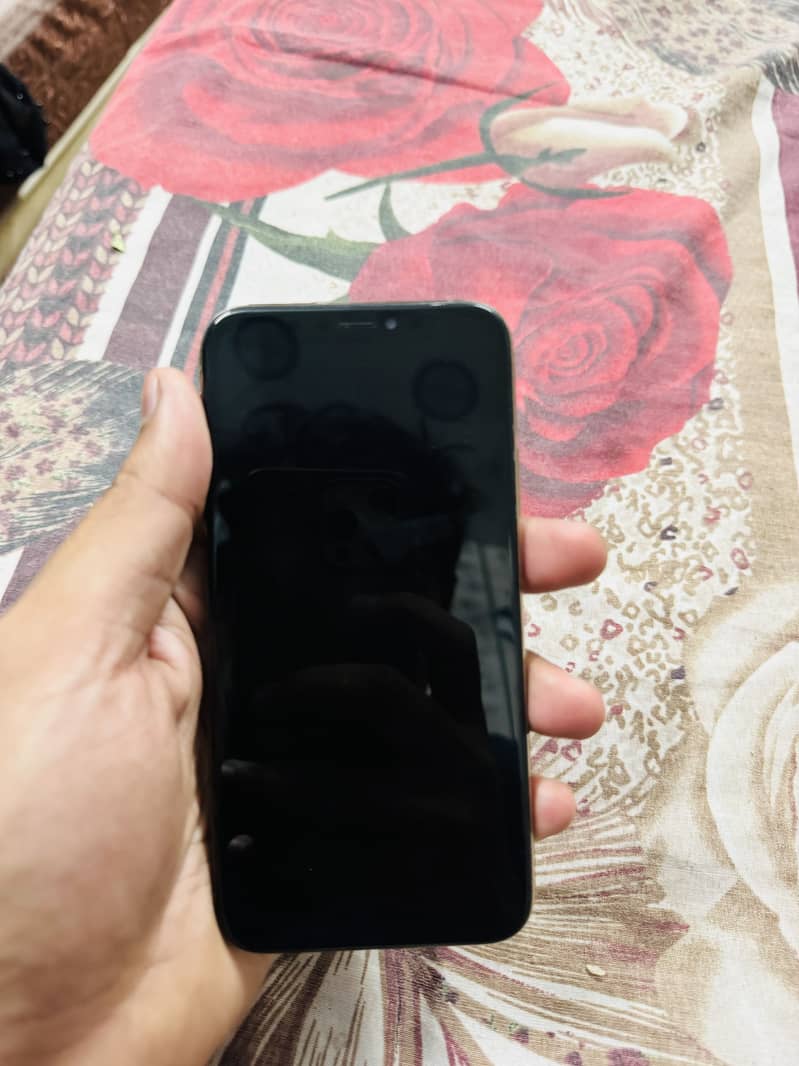 iPhone XS 4