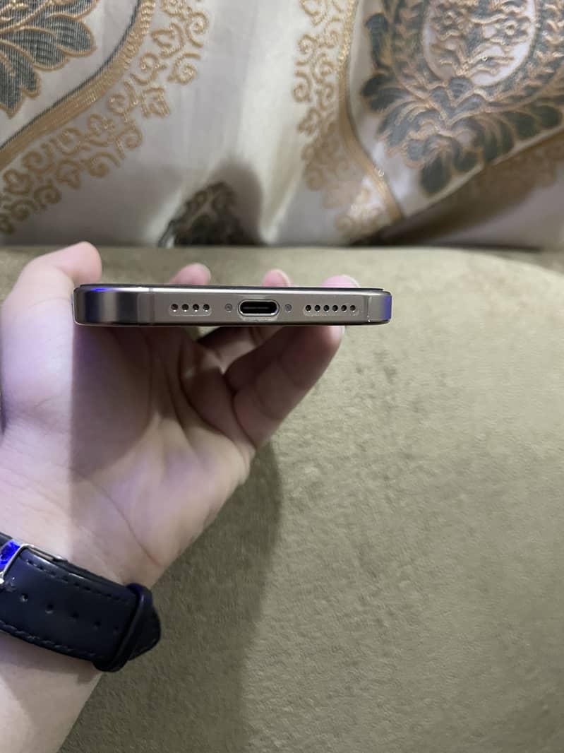 Iphone 16 pro max 1