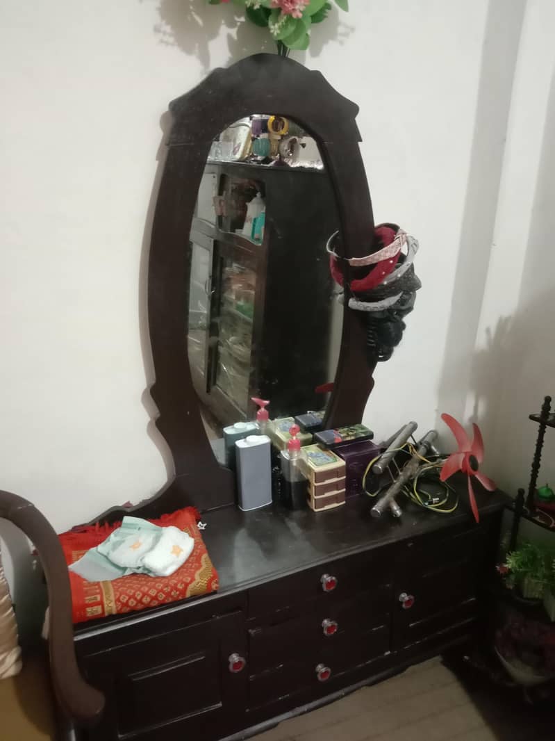 dressing table 1