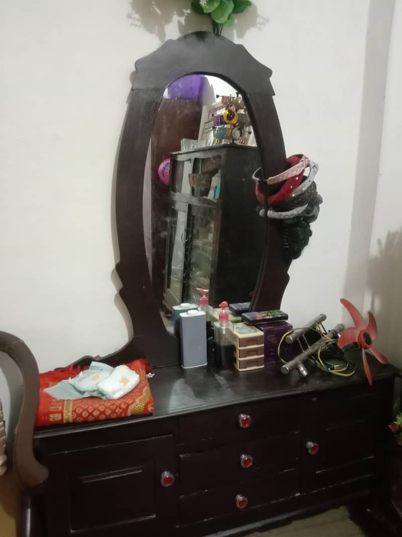 dressing table 3