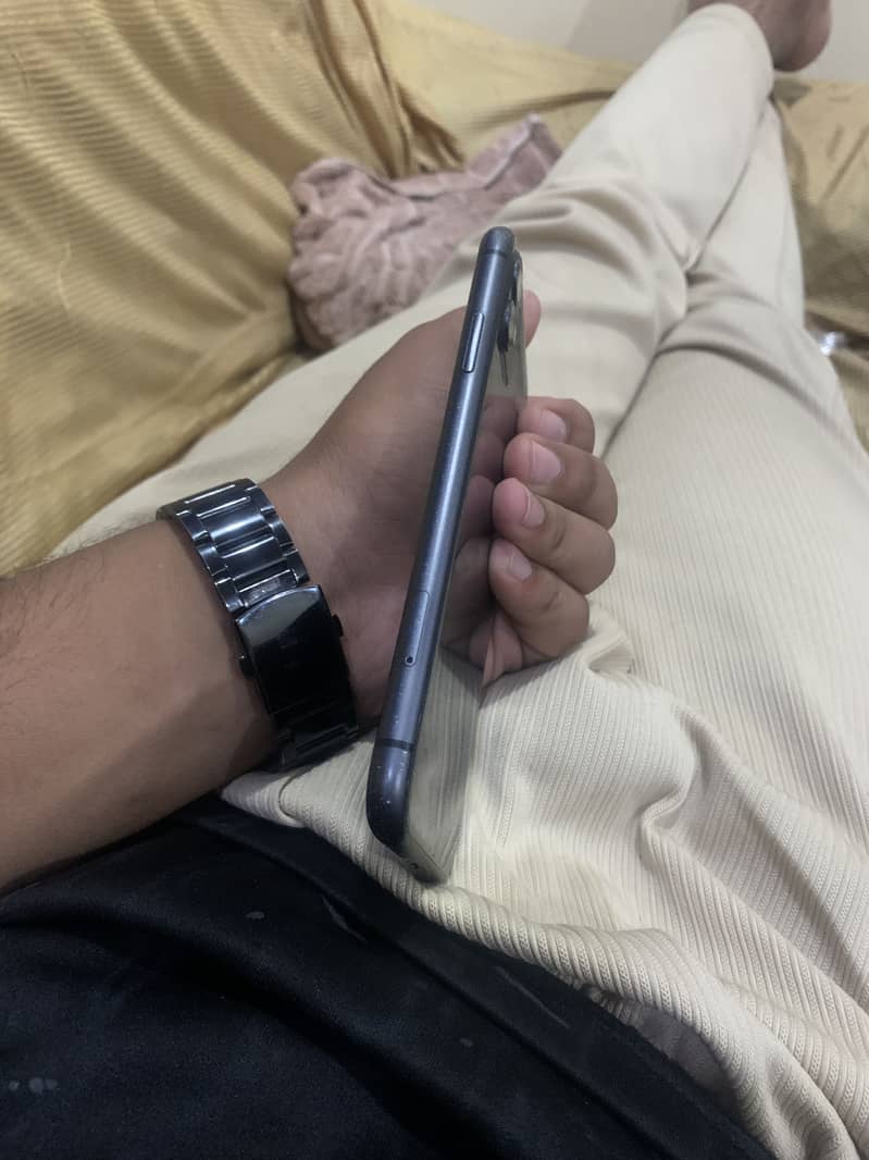 iPhone 11 0