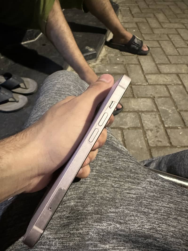 IPhone 13 3