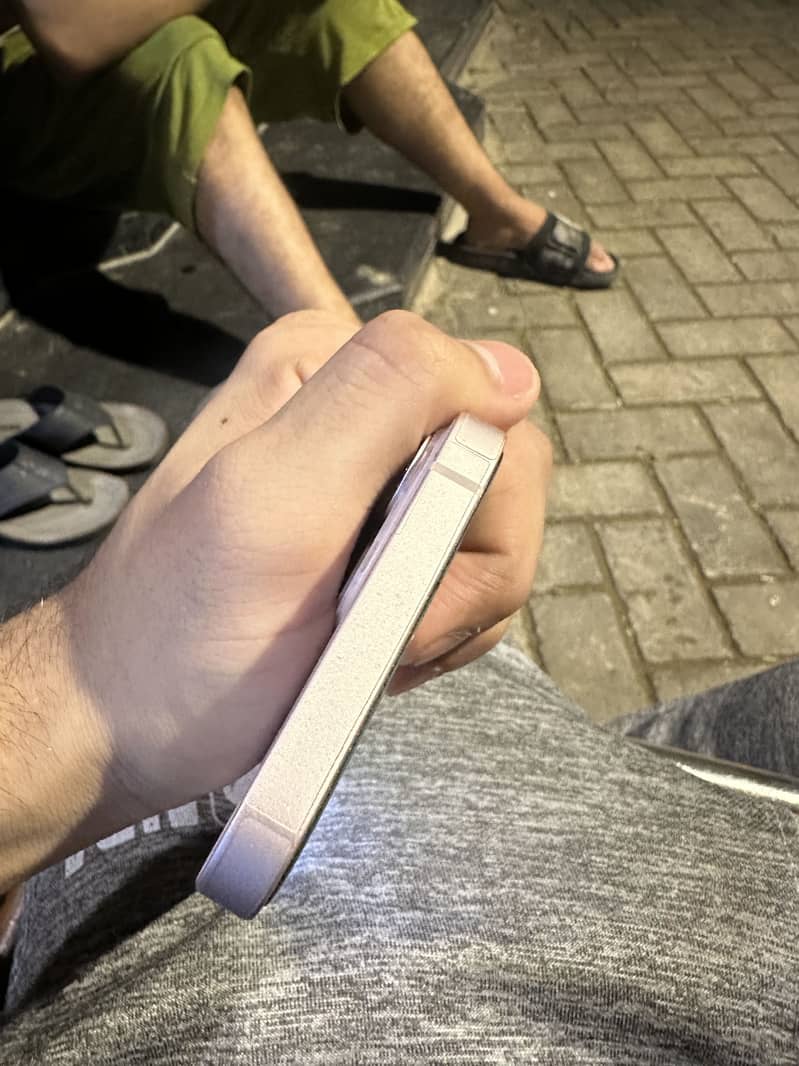 IPhone 13 6