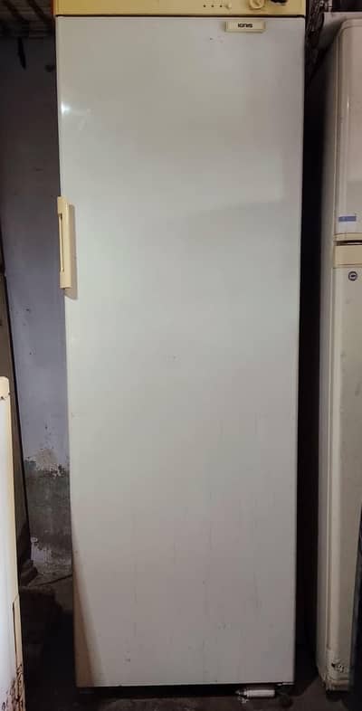 Ignis freezer for sale good condition chill cooling no any fault. .