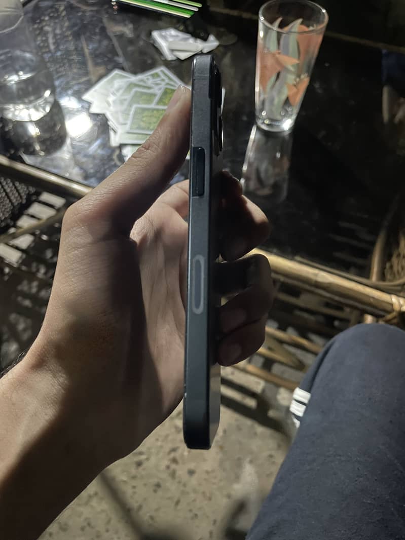iPhone 13 8