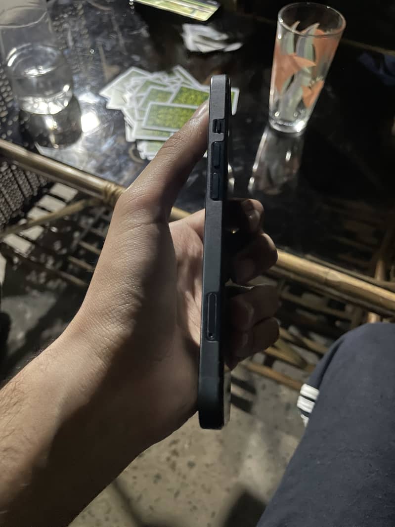 iPhone 13 9