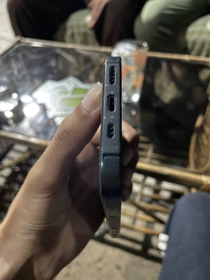 iPhone 13 11