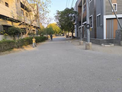 CORNER 200 SQY PLOT BLOCK A, 40 FEET ROAD - GARDEN CITY