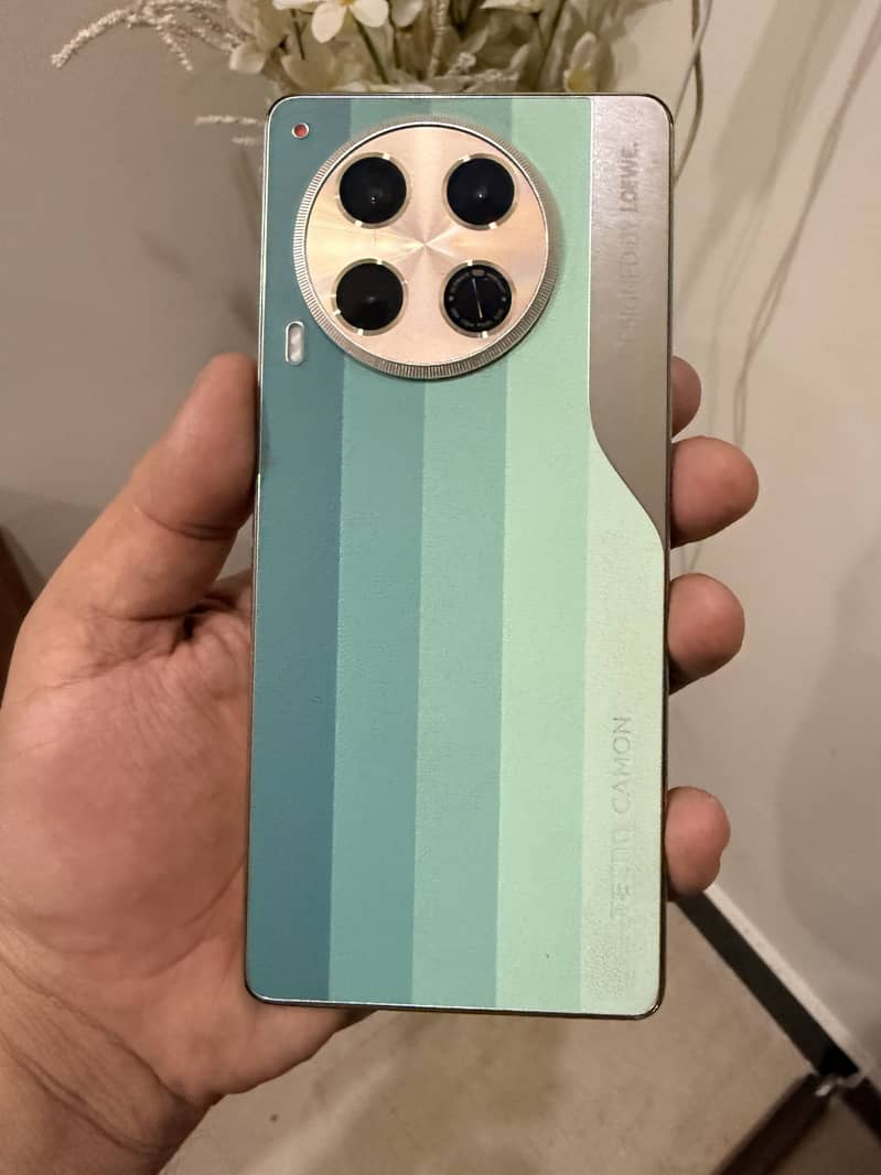 Tecno CAMON 30 4