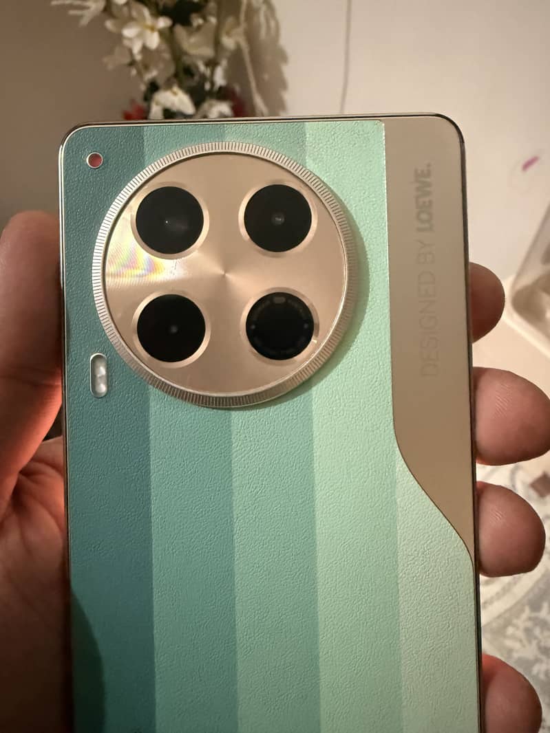 Tecno CAMON 30 7