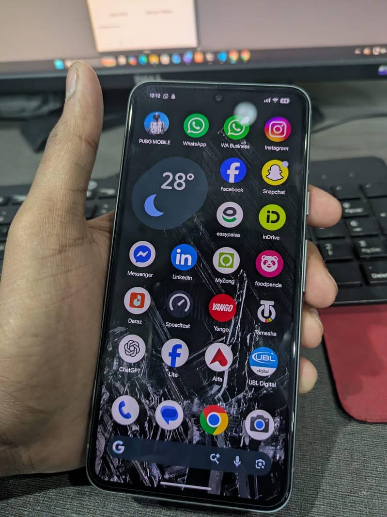 Google Pixel 8 4