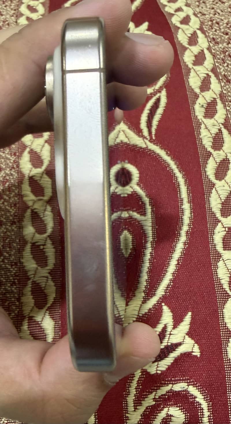 Apple iPhone 16 Pro 7