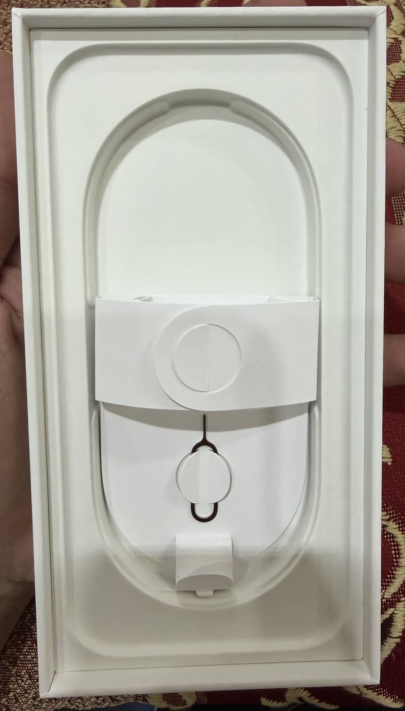 Apple iPhone 16 Pro 8