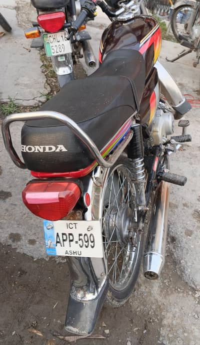 recar bike Hy 70 cc f10 markaz 2017 Islamabad regstion . . R. s 47500