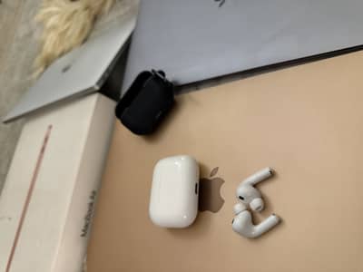 Apple airpods pro 3 in very gud condition