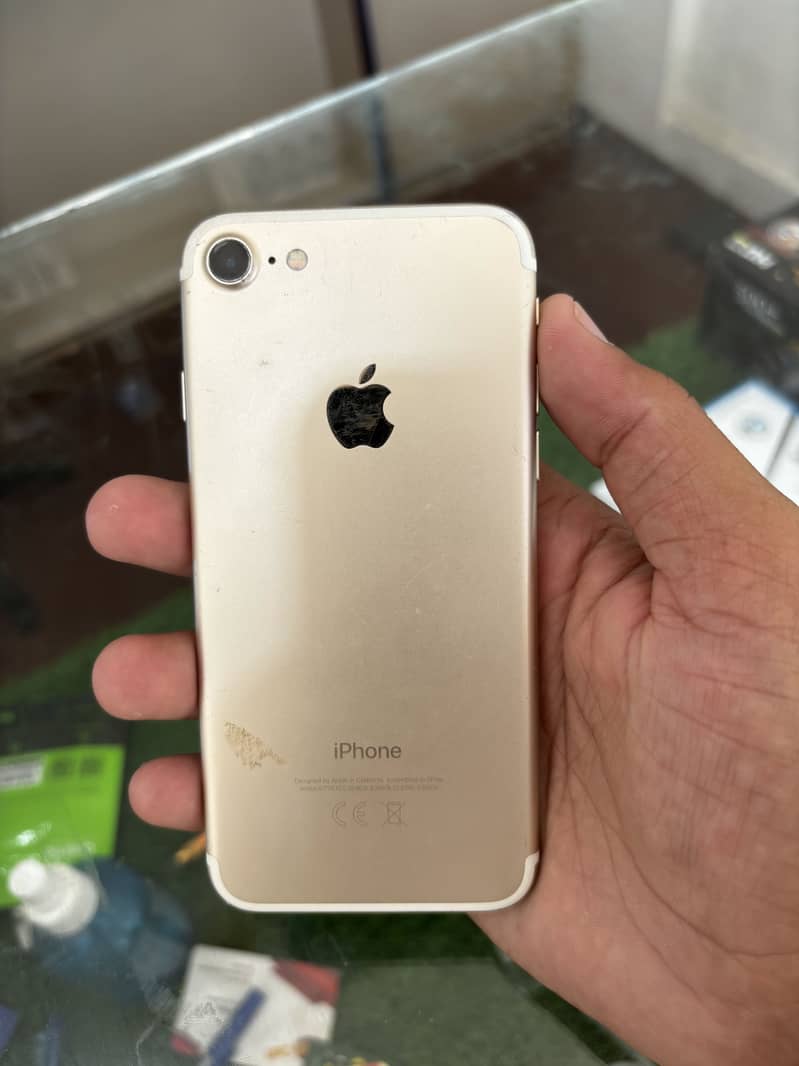 Apple iPhone 7 0