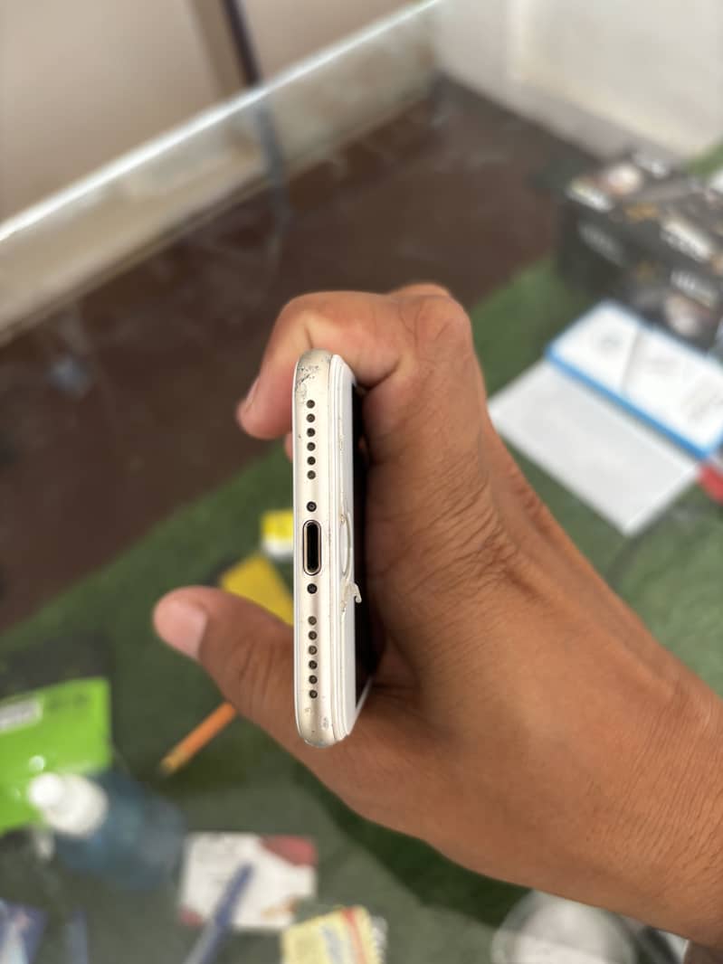 Apple iPhone 7 4