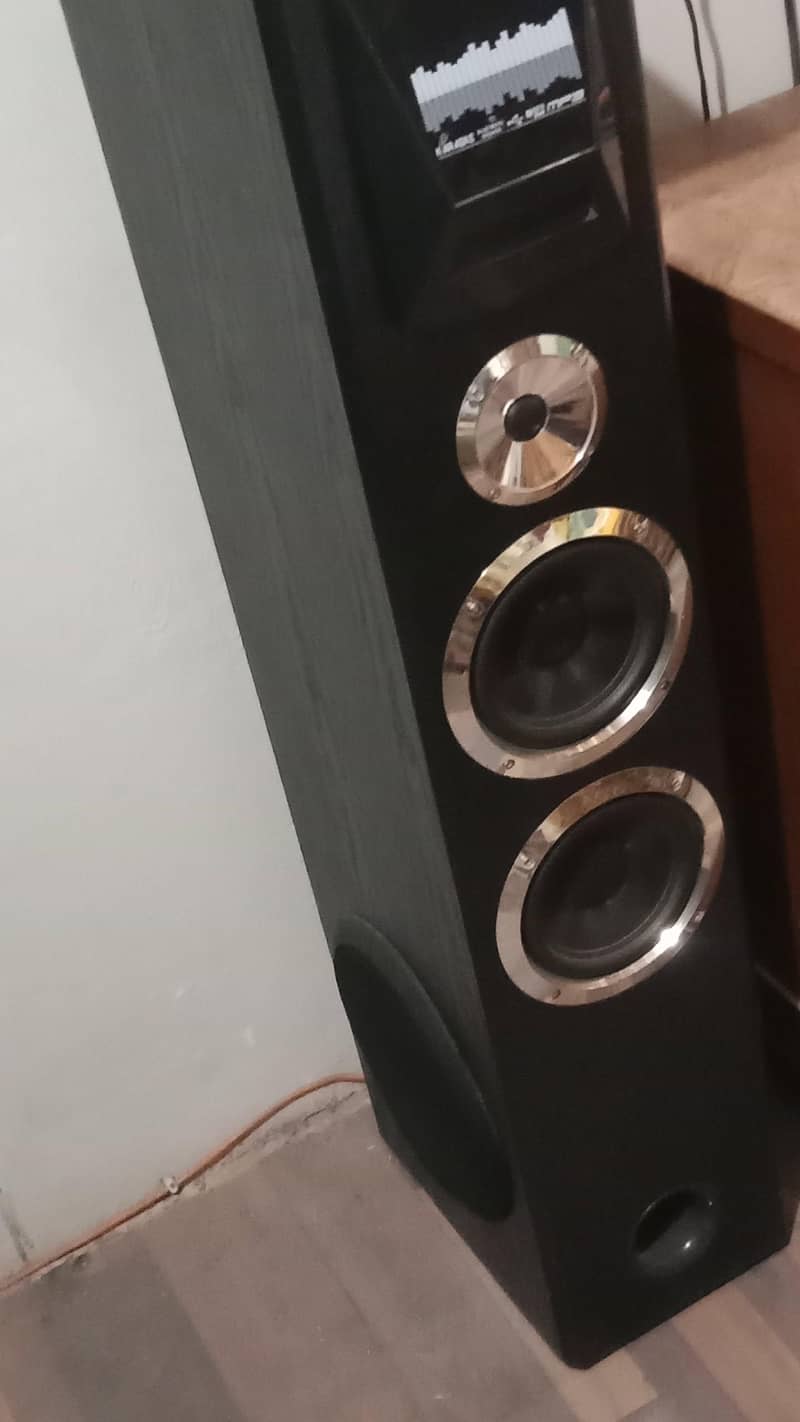 tower  woofer 4
