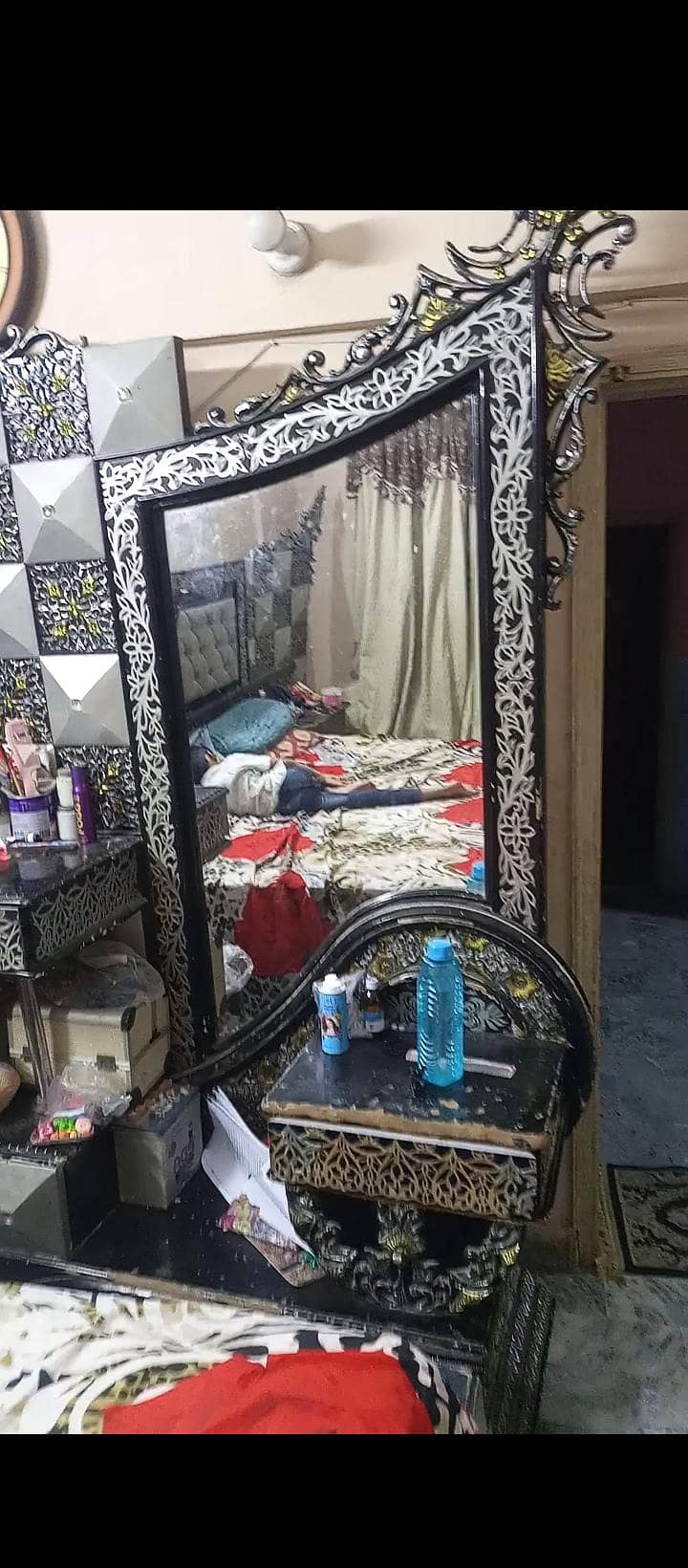 Bed and Dressing table 3