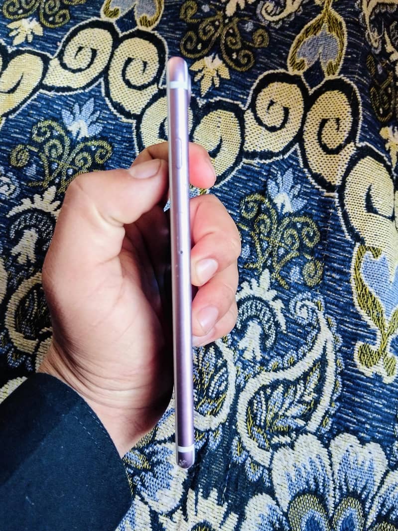 Apple iPhone 7 Plus 3