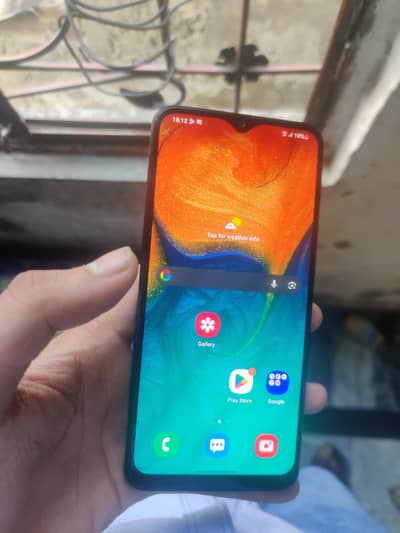Samsung A30 4GB 64GB. All okay hey Guranteed phone