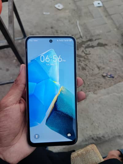Infinix Hot 30 Play 4+4/64gb with complete box exchange possible