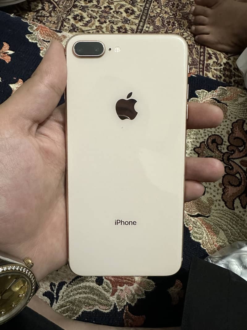 Apple iPhone 8 Plus 0