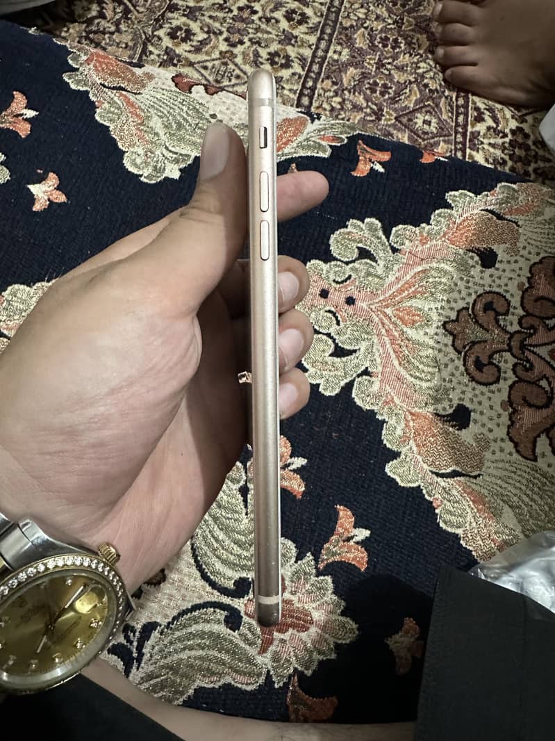 Apple iPhone 8 Plus 2