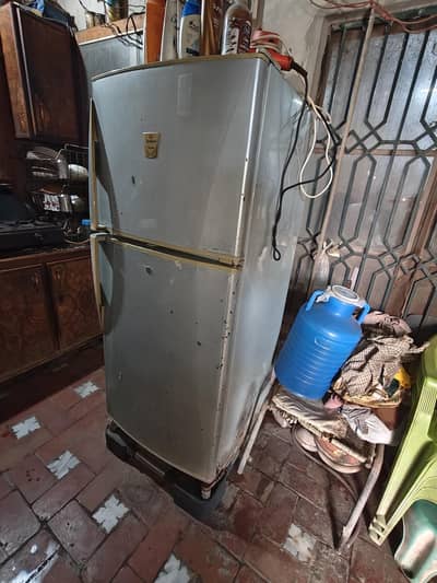 Dawlance Medium Size Refrigerator