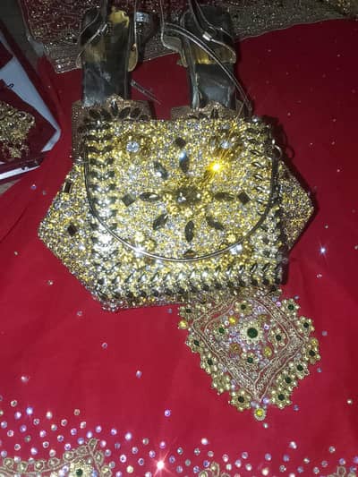 bridel and groom dress and jewelry only one time used