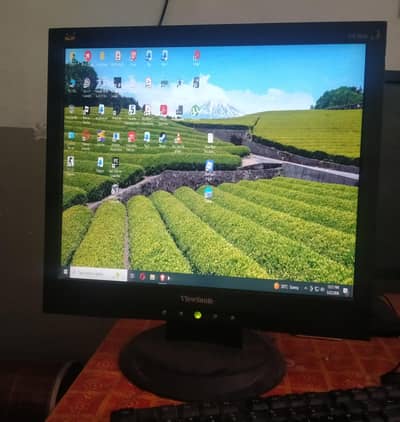 ViewSonic VA703b 17-Inch LCD Monitor